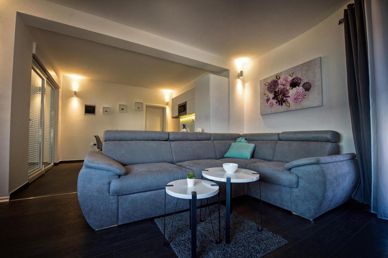 Seaside Apartments With A Swimming Pool Zecevo Rtic, Rogoznica - 8366 Exterior foto